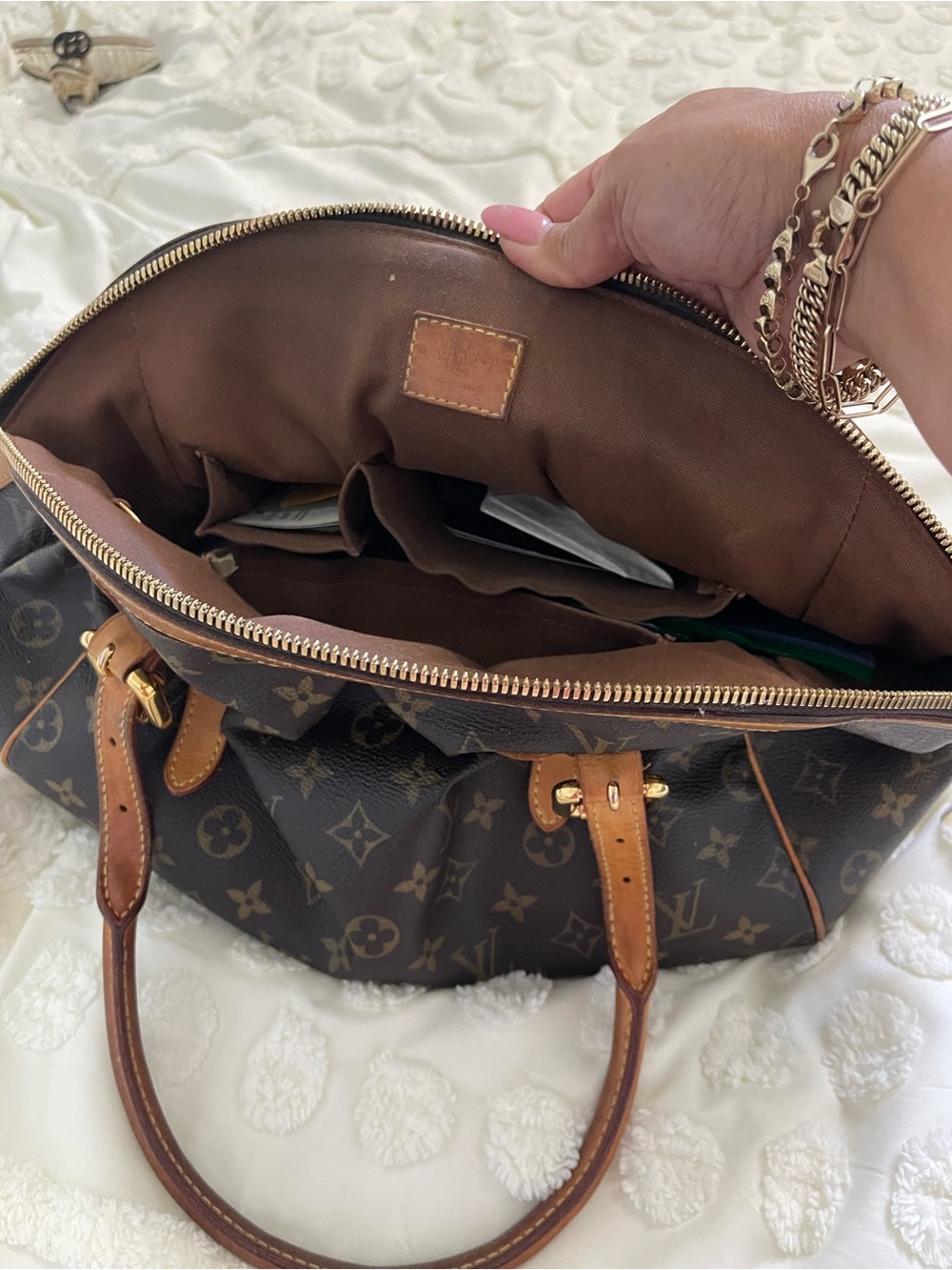 Louis Vuitton Monogram Canvas Shoulder Bag with Tan Trim - Picture 5 of 6
